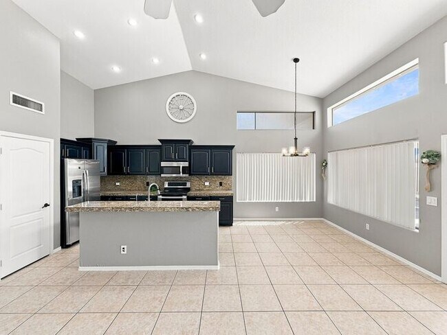 Building Photo - 4 Bedroom Home in the Heart of Ahwatukee for Rent