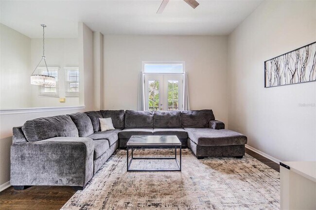 Building Photo - 501 Knights Run Ave