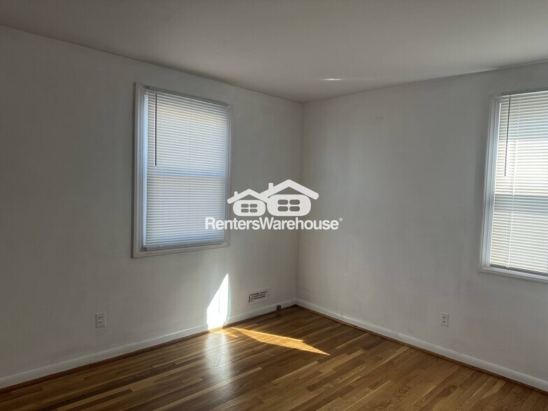 Building Photo - 1603 Charmuth Rd