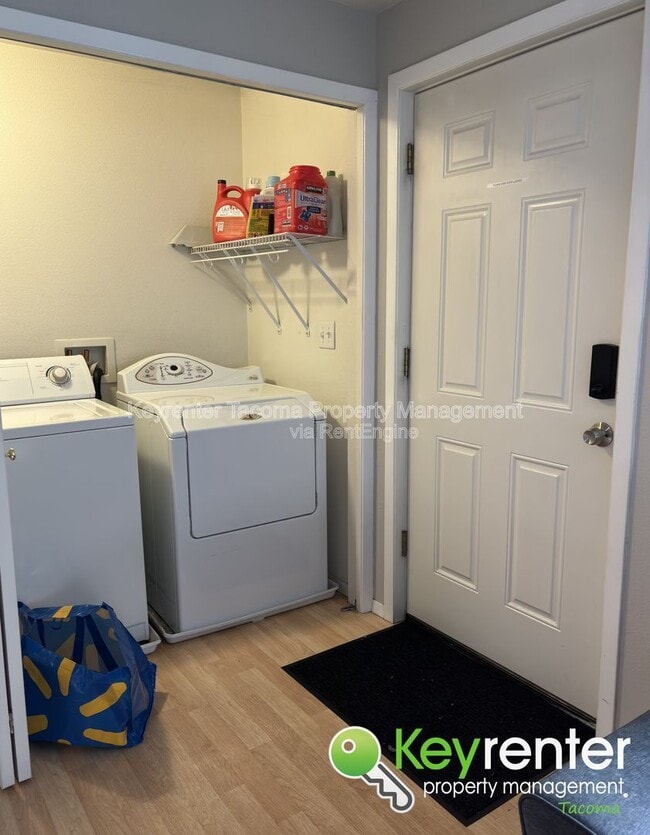 Building Photo - 1302 E 40th St