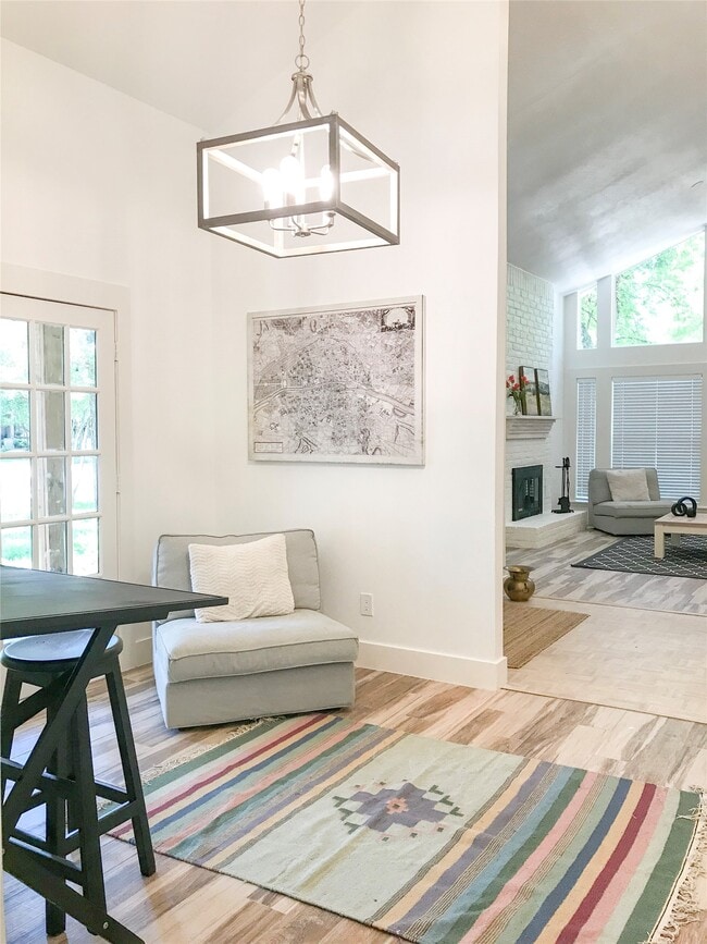 Building Photo - 5 Sandlily Ct