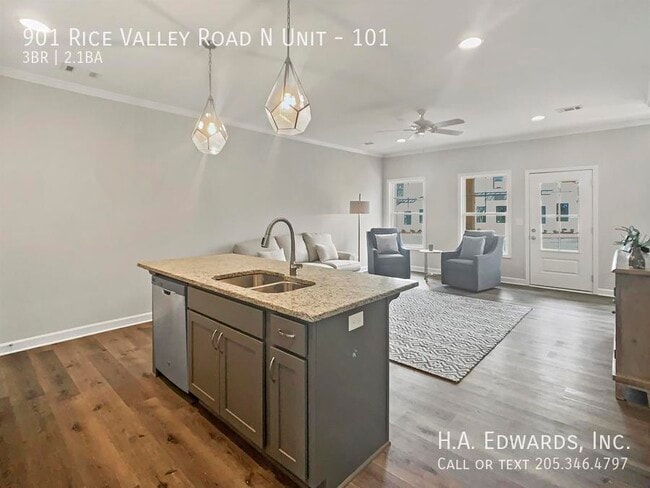 Building Photo - 901 Rice Vly Rd N