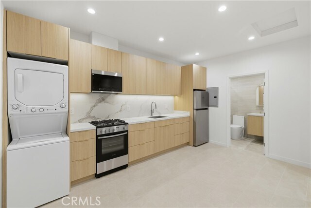 Building Photo - 7663 Sedan Ave