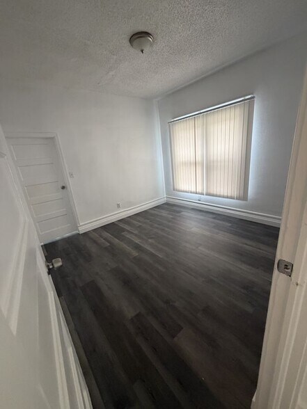 Building Photo - 3925 Normandie Ave