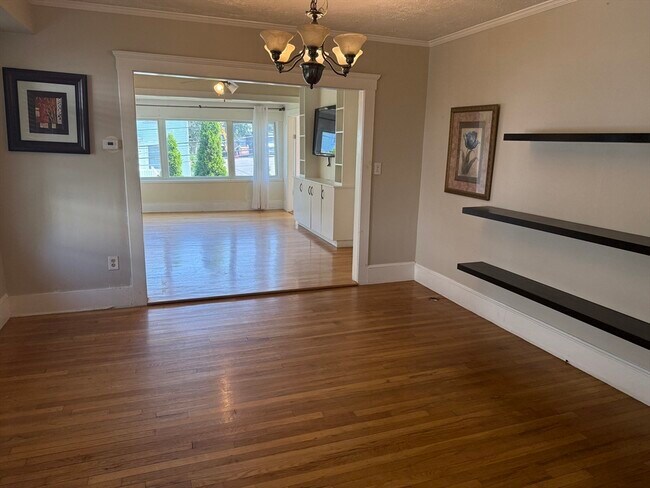 Primary Photo - 33 Fifield St