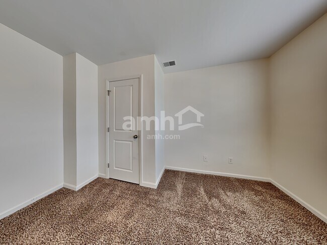 Building Photo - 407 Pine Hill Ln
