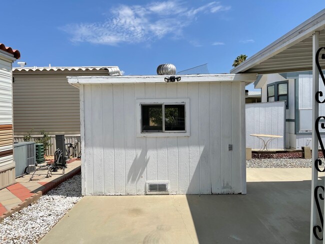 Building Photo - One Bedroom Mobile Home in the beautiful 5...