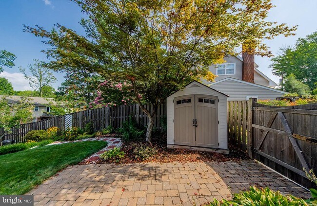 Building Photo - 628 Tazewell Rd NW