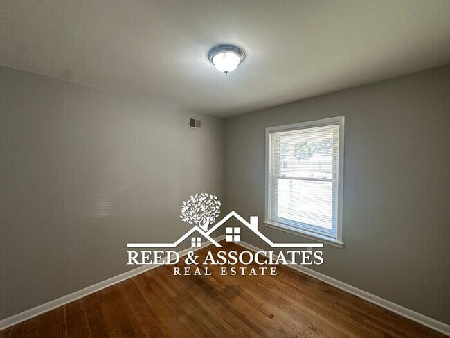 Building Photo - Spacious 4 Bedroom with Large Backyard!