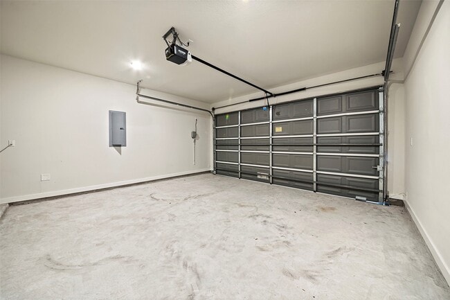 Building Photo - 233 Trapper Creek Dr