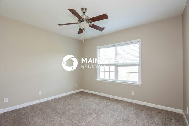 Building Photo - 5 Bedroom Pet-Friendly Home in Charlotte, ...