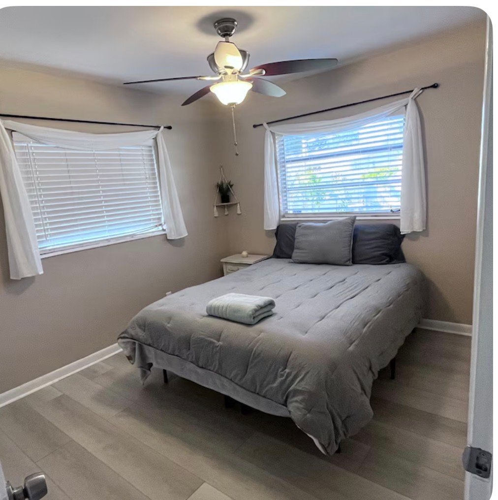 Building Photo - 310 15th Ave SW