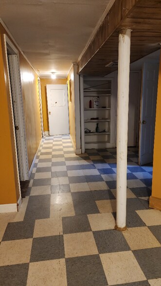 Building Photo - 6747 Rocky Den Rd