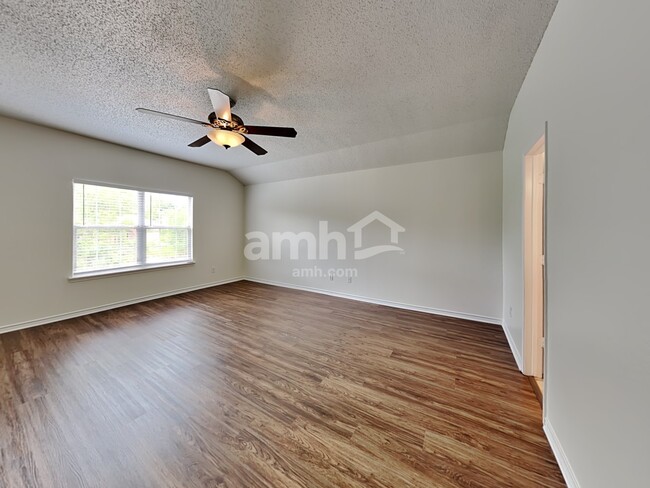 Building Photo - 962 Wisperwood Dr