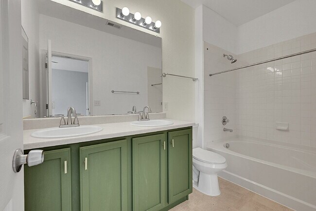 Building Photo - $2,695.95 - 3 bed, 2 bath in Lochbuie with a Large Backyard and In Unit Laundry!