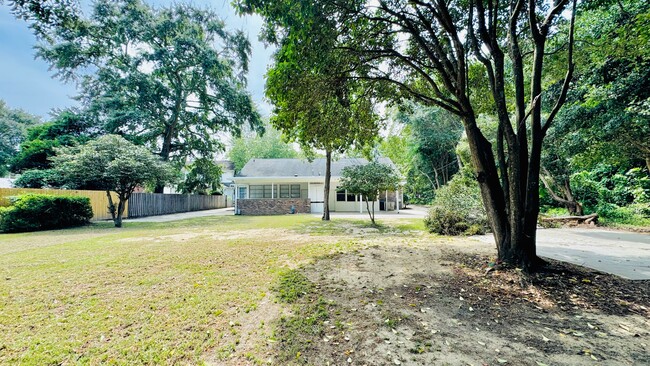 Building Photo - 815 W Palmetto St