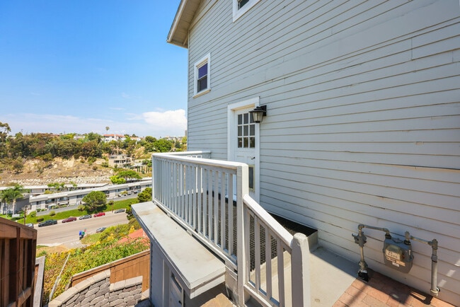 Building Photo - 3447 Goldfinch St