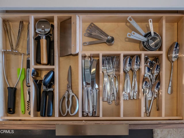 Building Photo - 530 S Hewitt St