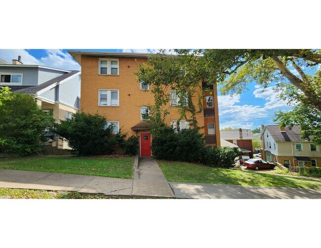 Building Photo - Alice St Triplex