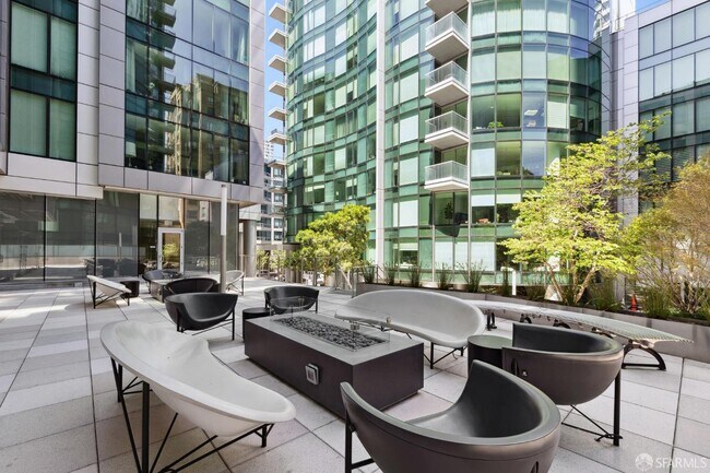 Building Photo - 338 Spear St