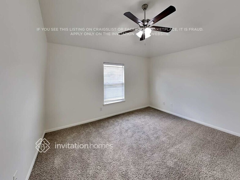 Building Photo - 1120 Sunset Lakes Dr