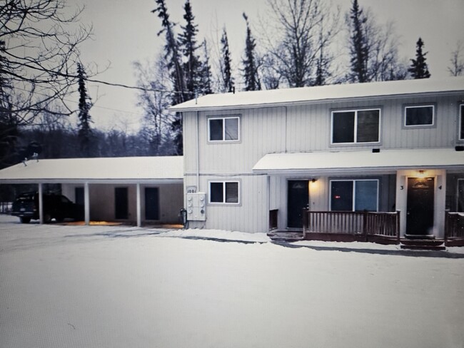 Carport / Storage - 1001 E Northstar Cir