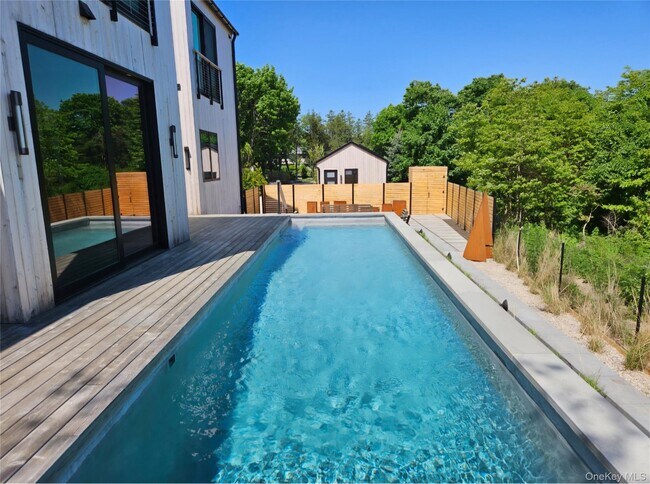 Building Photo - 599 Peconic Bay Blvd