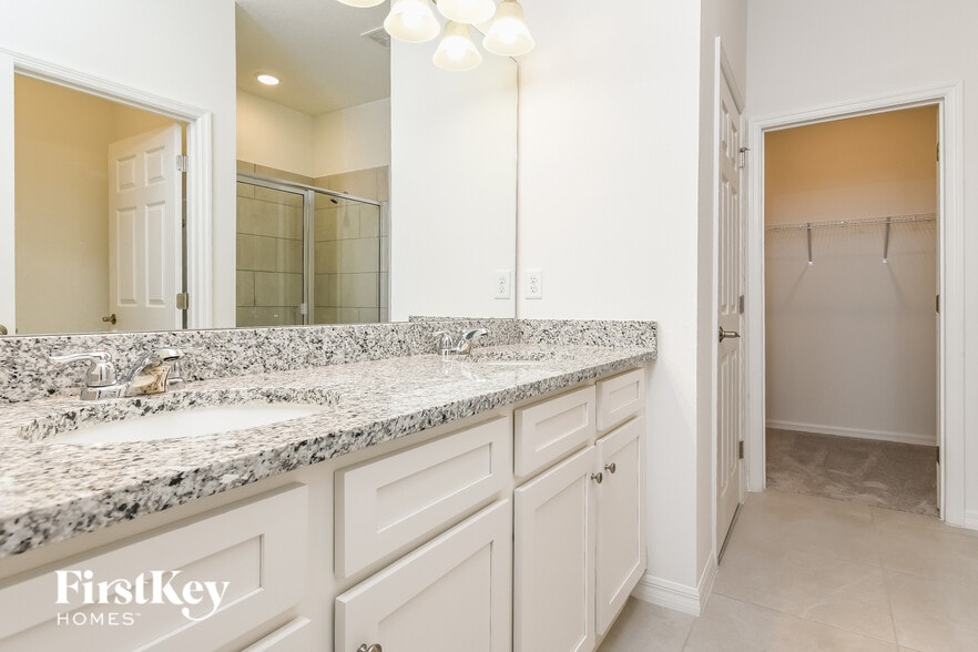 Building Photo - 1260 Spokane Pt