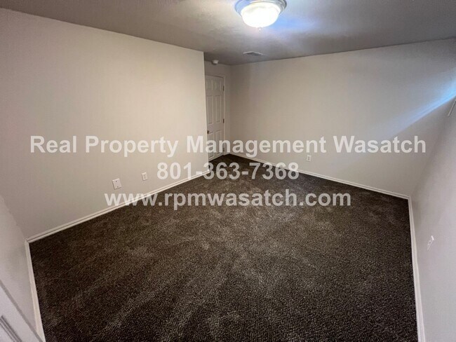 Building Photo - 1105 S 700 E