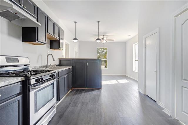 Building Photo - 407 Bonham St