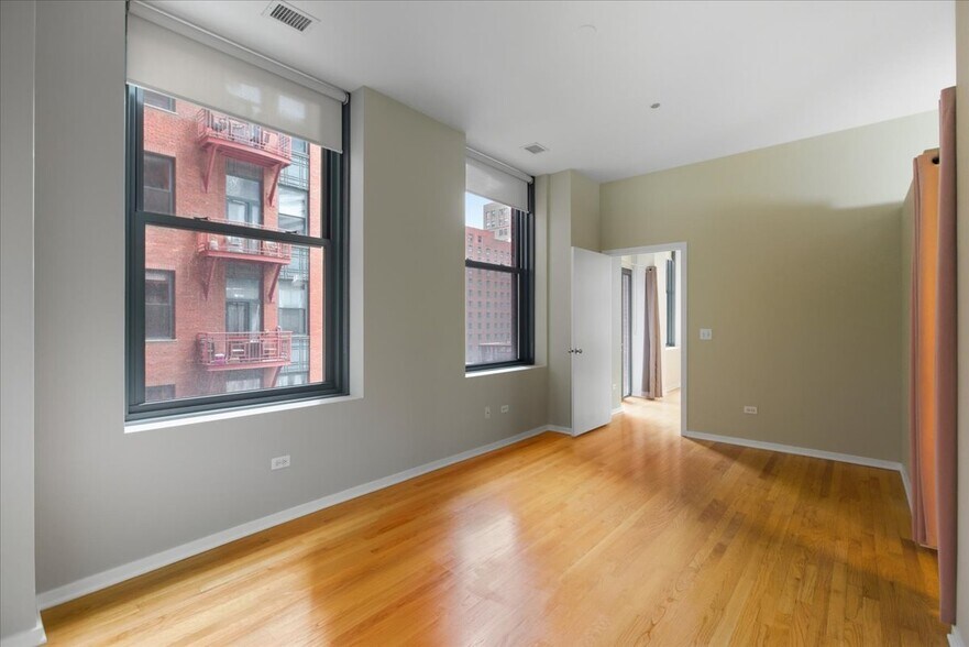 Building Photo - 208 W Washington St