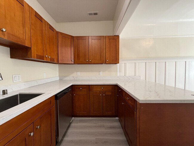 Building Photo - 569-571-571 Minna St