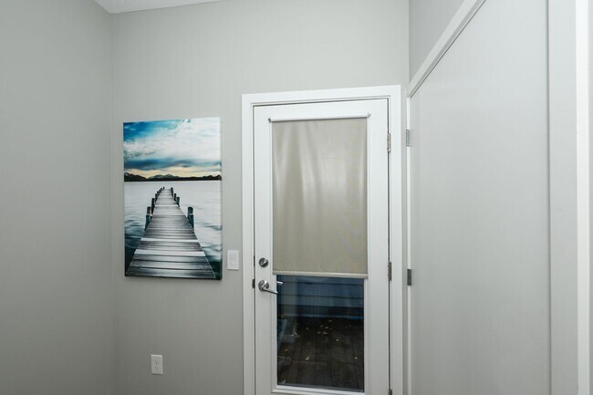 Building Photo - 18875 Riversouth Terrace