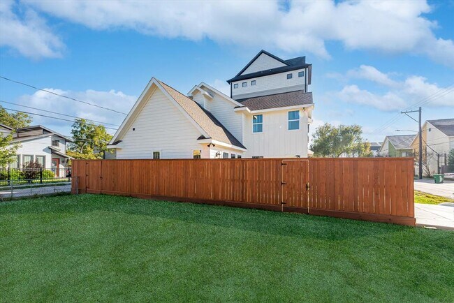 Building Photo - 4218 Eigel St