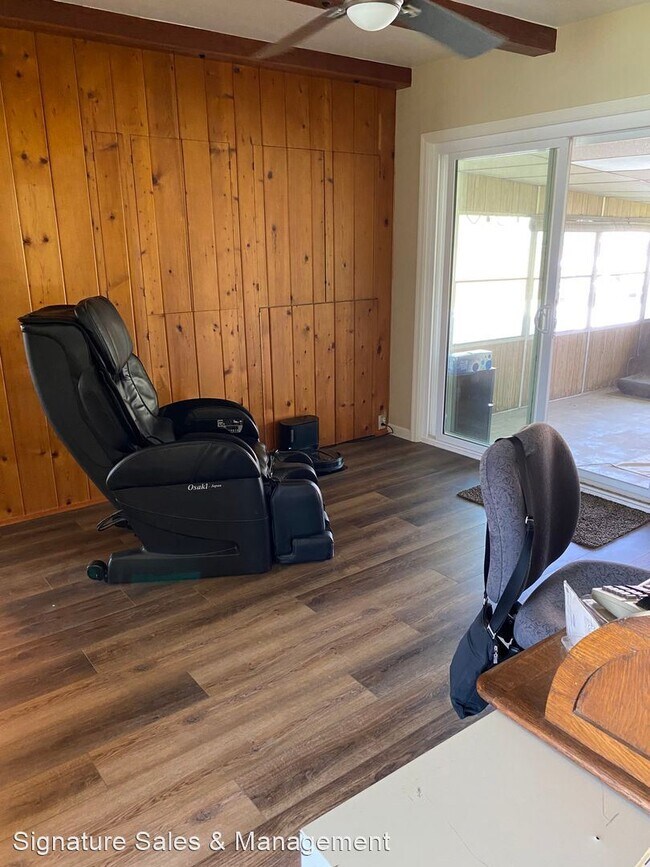 Building Photo - 2 br, 2 bath House - 22420 Van Buren Street