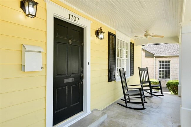 Building Photo - 1707 Mohle Dr