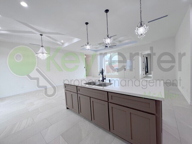 Building Photo - Beautiful 3 bedroom/ 2.5 bath Home in Edinburg - $500 off the First Month Rent!!!