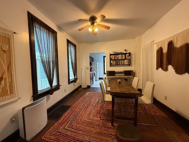 Building Photo - 164 Fair St