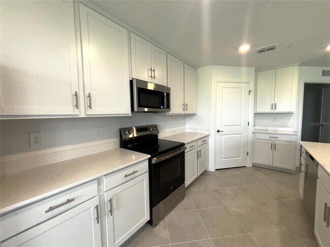 Building Photo - 12470 Wellen Golf St