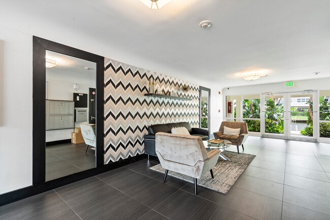 Building Photo - 2881 NE 32nd St