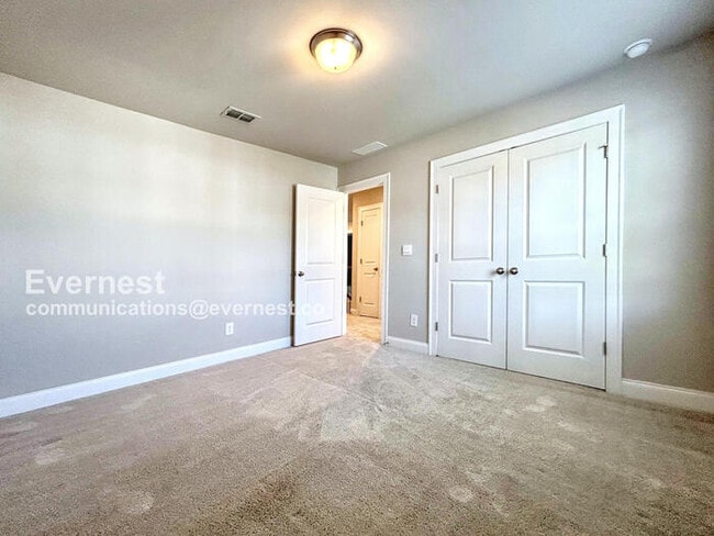Building Photo - 662 Stately Dr