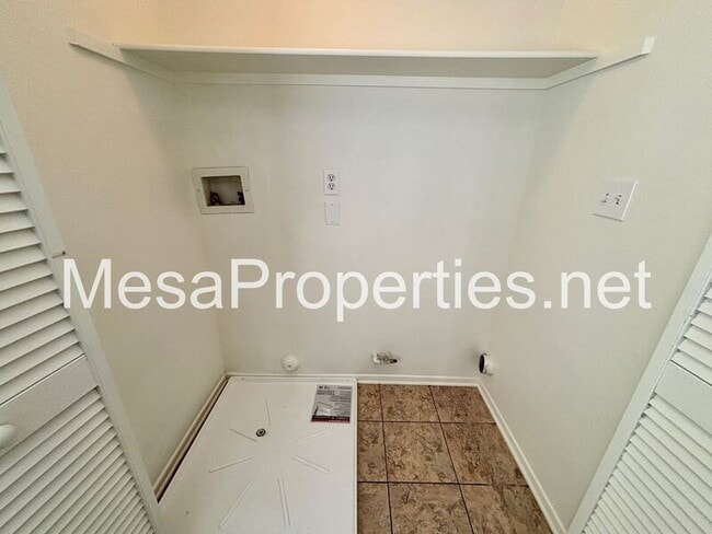 Building Photo - 15083 Brown Ln
