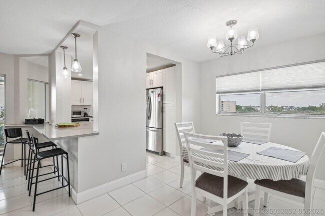 Building Photo - 3661 Via Poinciana
