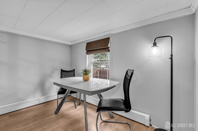 Building Photo - 36 Landvale Rd