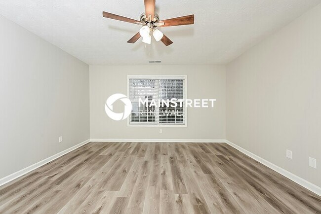 Building Photo - 3 Bedroom Pet-Friendly Home in COVINGTON, GA with Main Street Renewal