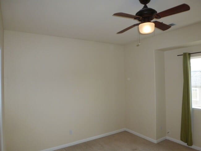 Building Photo - Two Bedroom, Two and a Half Bath Townhome ...