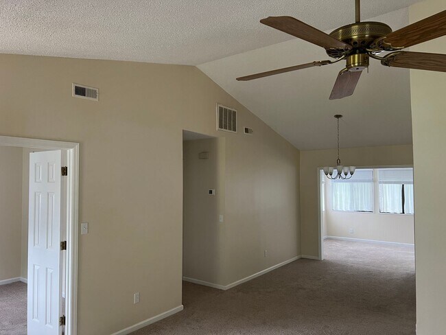 Building Photo - Age 55+ Community - Pet-friendly, Two Bedroom Home with Carolina Room in Murrells Inlet! Availabl...