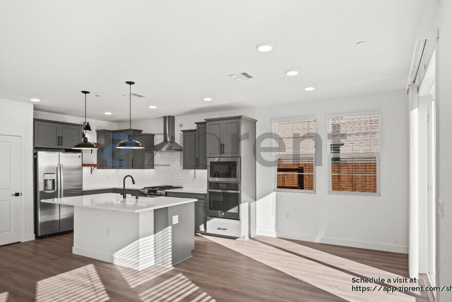 Building Photo - 412 Gold Coast Rd