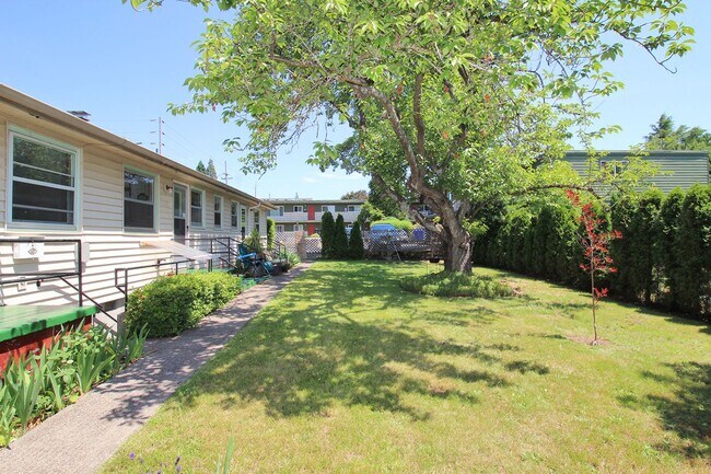 Building Photo - renwr09