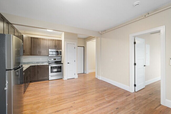 Building Photo - 702 20th St